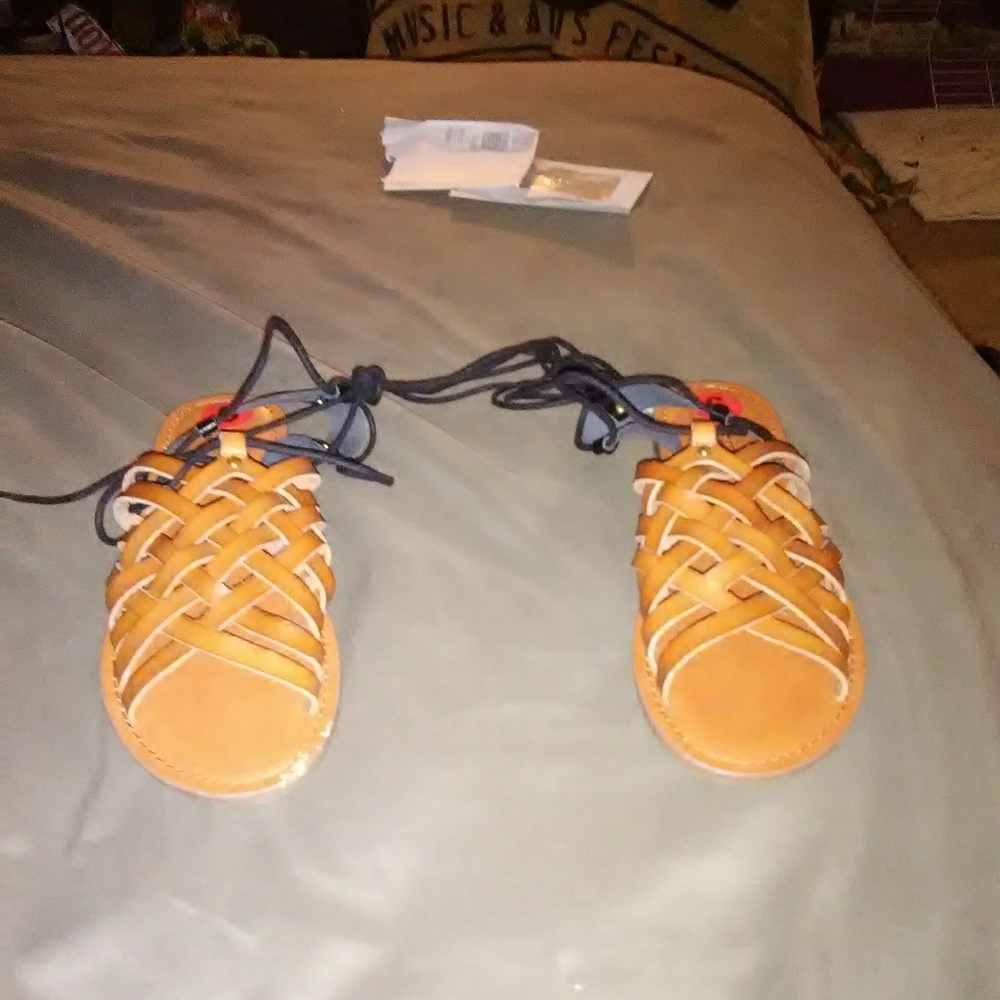 American eagle sandals